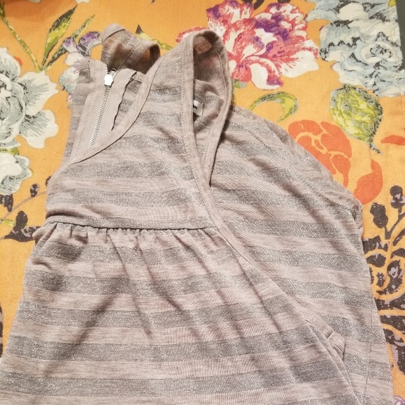 Size medium tank. Tan and silver with zipper back - Picture 4 of 4